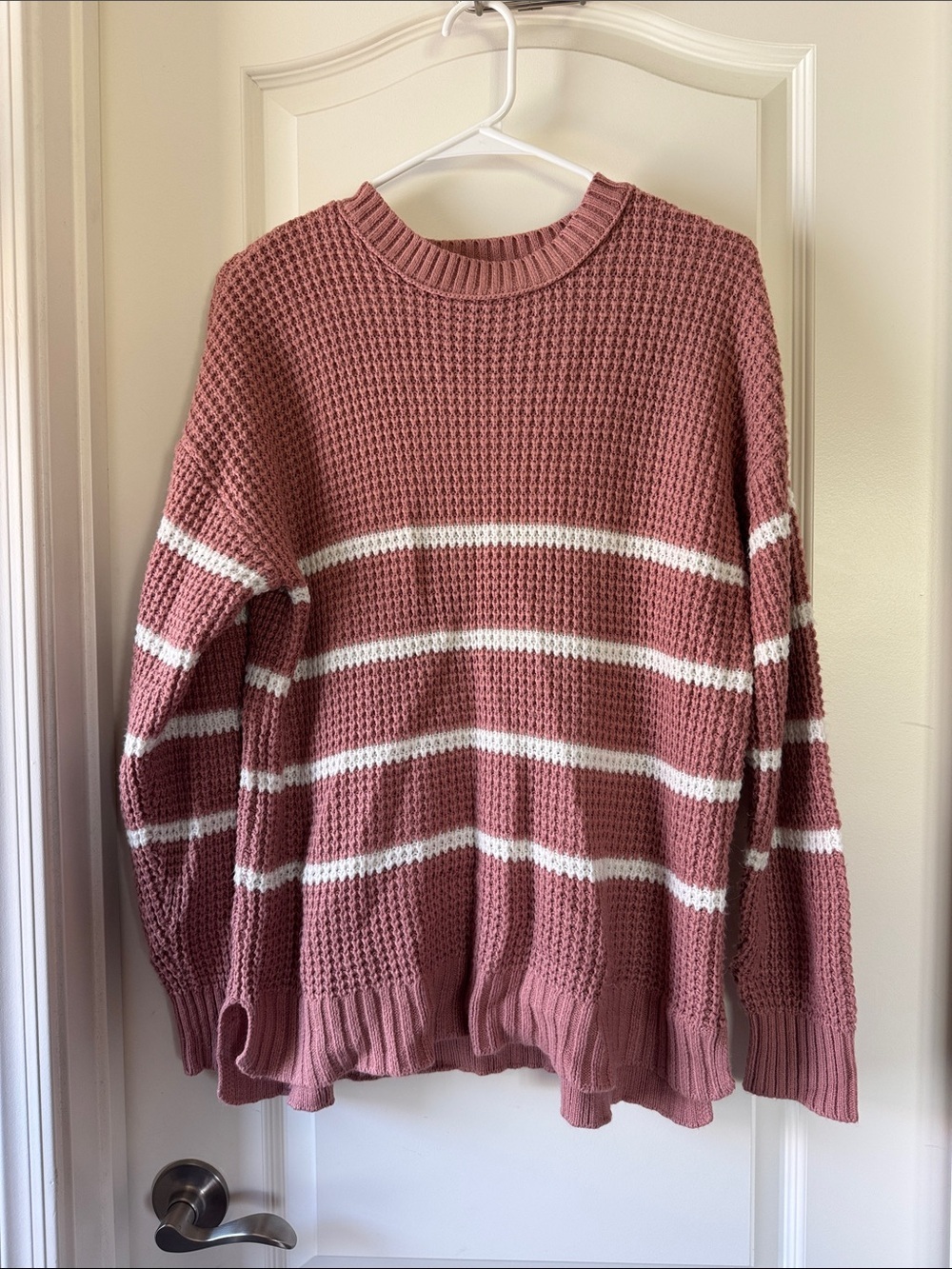 SO Waffle-Knit Mauve Pink Crewneck with White Stripes / D4